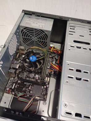 ПК GameMax ET-201 Tower / Intel Core i5-4430 (4 ядра по 3.0 - 3.2 GHz) / 8 GB DDR3 / 250 GB HDD / Intel HD Graphics 4600 / 350W ПК GameMax ET-201 Tower / Intel Core i5-4430 (4 ядра по 3.0 - 3.2 GHz) / 8 GB DDR3 / 250 GB HDD / Intel HD Graphics 4600 / 350W