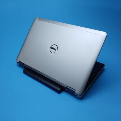 Ігровий ноутбук Dell Latitude E6540 / 15.6" (1920x1080) TN / Intel Core i7-4800MQ (4 (8) ядра по 2.7 - 3.7 GHz) / 16 GB DDR3 / 480 GB SSD / AMD Radeon HD 8790M, 2 GB GDDR5, 128-bit / WebCam / DVD-ROM / Win 10 Pro