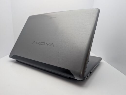Ноутбук Medion Akoya P7818 / 17.3" (1600x900) TN / Intel Core i3-3110M (2 (4) ядра по 2.4 GHz) / 8 GB DDR3 / 750 GB HDD / nVidia GeForce GT 730M, 2 GB GDDR3, 128-bit / WebCam / DVD-ROM