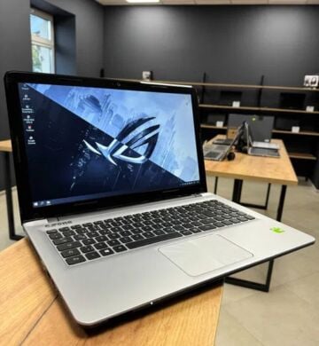 Ноутбук ExOne TWS / 15.6" (1366x768) TN / Intel Core i3-4100M (2 (4) ядра по 2.5 GHz) / 8 GB DDR3 / 128 GB SSD / nVidia GeForce 840M, 2 GB DDR3, 64-bit / WebCam / Win 10 Pro