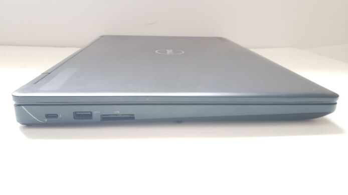 Мобильная рабочая станция Б-класс Dell Precision 3520 / 15.6" (1920x1080) IPS / Intel Xeon E3-1505M v6 (4 (8) ядра по 3.0 - 4.0 GHz) / 16 GB DDR4 / 512 GB SSD M.2 / nVidia Quadro M620, 2 GB GDDR5, 128-bit / WebCam