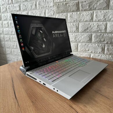 Ігровий ноутбук Dell Alienware Area 51M R2 / 17.3" (1920x1080) IPS / Intel Core i7-10700 (8 (16) ядер по 2.9 - 4.8 GHz) / 64 GB DDR4 / 2000 GB SSD / nVidia GeForce RTX 2070 Super, 8 GB GDDR6, 256-bit / WebCam Ігровий ноутбук Dell Alienware Area 51M R2 / 17.3" (1920x1080) IPS / Intel Core i7-10700 (8 (16) ядер по 2.9 - 4.8 GHz) / 64 GB DDR4 / 2000 GB SSD / nVidia GeForce RTX 2070 Super, 8 GB GDDR6, 256-bit / WebCam