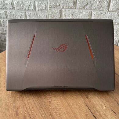 Ігровий ноутбук Asus ROG Strix GL702VS / 17.3" (1920x1080) IPS / Intel Core i7-7700HQ (4 (8) ядра по 2.8 - 3.8 GHz) / 12 GB DDR4 / 256 GB SSD M.2 + 1000 GB HDD / nVidia GeForce GTX 1070, 8 GB GDDR5, 256-bit / WebCam Ігровий ноутбук Asus ROG Strix GL702VS / 17.3" (1920x1080) IPS / Intel Core i7-7700HQ (4 (8) ядра по 2.8 - 3.8 GHz) / 12 GB DDR4 / 256 GB SSD M.2 + 1000 GB HDD / nVidia GeForce GTX 1070, 8 GB GDDR5, 256-bit / WebCam