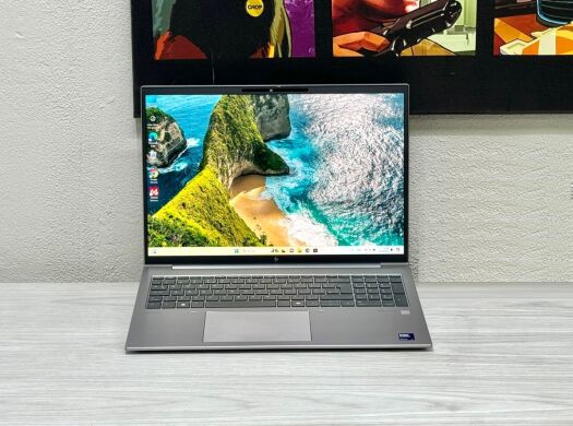 Мобильная рабочая станция HP ZBook Firefly 16 G11 / 16" (2880x1800) OLED / Intel Core Ultra 7 155H (16 (22) ядер по 1.4 - 4.8 GHz) / 64 GB DDR5 / 1000 GB SSD / nVidia RTX A500, 4 GB GDDR6, 64-bit / WebCam / Win 11 Pro