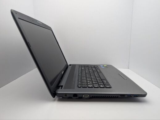 Ноутбук Medion Akoya P7818 / 17.3" (1600x900) TN / Intel Core i3-3110M (2 (4) ядра по 2.4 GHz) / 8 GB DDR3 / 750 GB HDD / nVidia GeForce GT 730M, 2 GB GDDR3, 128-bit / WebCam / DVD-ROM