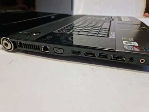 Ноутбук Acer Aspire 8930G / 18.4" (1920x1080) TN / Intel Core 2 Duo T6500 (2 ядра по 2.1 GHz) / 4 GB DDR3 / 128 GB SSD + 320 GB HDD / nVidia GeForce 9600M GT, 1 GB GDDR3, 128-bit / WebCam / АКБ не тримає Ноутбук Acer Aspire 8930G / 18.4" (1920x1080) TN / Intel Core 2 Duo T6500 (2 ядра по 2.1 GHz) / 4 GB DDR3 / 128 GB SSD + 320 GB HDD / nVidia GeForce 9600M GT, 1 GB GDDR3, 128-bit / WebCam / АКБ не тримає