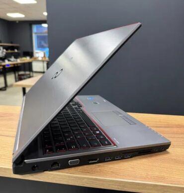 Мобільна робоча станція Б-клас Fujitsu Celsius H730 / 15.6" (1920x1080) TN / Intel Core i7-4600M (2 (4) ядра по 2.9 - 3.6 GHz) / 16 GB DDR3 / 500 GB HDD / nVidia Quadro K2100M, 2 GB GDDR5, 128-bit / WebCam / Win 10 Pro / АКБ не тримає