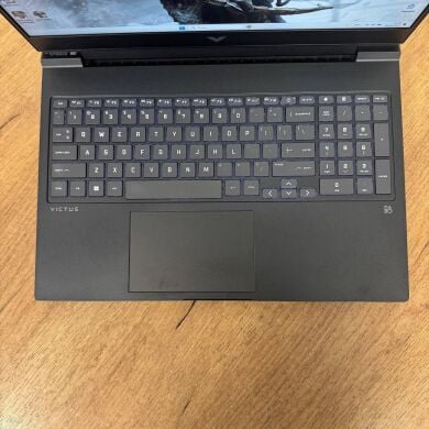 Ігровий ноутбук HP Victus 16-r0073cl / 16.1" (1920x1080) IPS / Intel Core i7-13700HX (16 (24) ядер по 2.1 - 5.0 GHz) / 32 GB DDR5 / 1000 GB SSD / nVidia GeForce RTX 4060, 8 GB GDDR6, 128-bit / WebCam