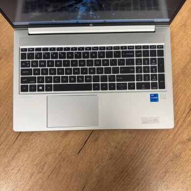 Ультрабук Б-класс HP ProBook 650 G8 / 15.6" (1920x1080) IPS / Intel Core i5-1135G7 (4 (8) ядра по 2.4 - 4.2 GHz) / 16 GB DDR4 / 512 GB SSD / Intel Iris Xe Graphics / WebCam