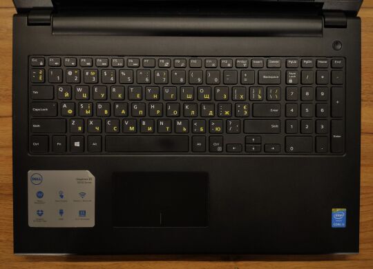 Ноутбук Dell Inspiron 15 3000 / 15.6" (1366x768) TN Touch / Intel Core i3-4005U (2 (4) ядра по 1.7 GHz) / 8 GB DDR3 / 256 GB SSD / Intel HD Graphics 4400 / WebCam / Windows 10