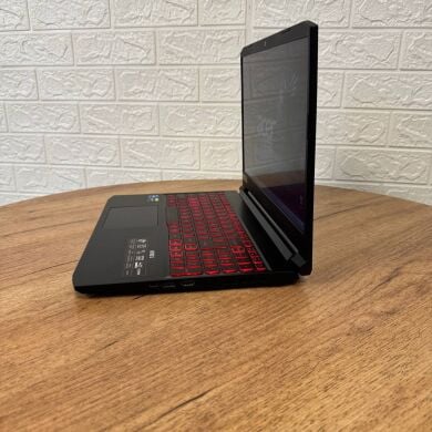 Ігровий ноутбук Б-клас Acer Nitro 5 AN515-57 / 15.6" (1920x1080) IPS / Intel Core i5-11400H (6 (12) ядра по 2.2 - 4.5&nbsp;GHz) / 8 GB DDR4 / 512 GB SSD / nVidia GeForce GTX 1650, 4 GB GDDR6, 128-bit / WebCam
