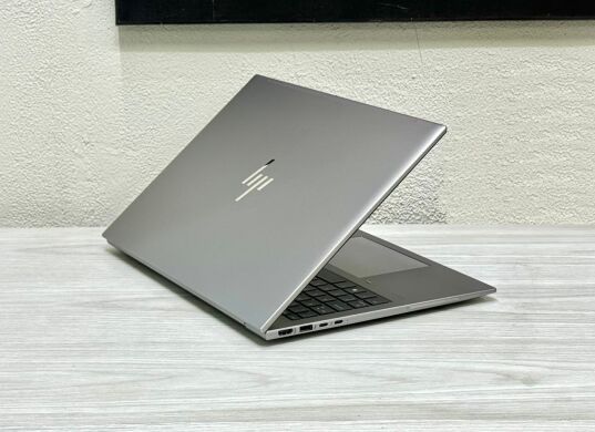 Мобильная рабочая станция HP ZBook Firefly 16 G11 / 16" (2880x1800) OLED / Intel Core Ultra 7 155H (16 (22) ядер по 1.4 - 4.8 GHz) / 64 GB DDR5 / 1000 GB SSD / nVidia RTX A500, 4 GB GDDR6, 64-bit / WebCam / Win 11 Pro