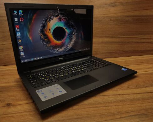 Ноутбук Dell Inspiron 15 3000 / 15.6" (1366x768) TN Touch / Intel Core i3-4005U (2 (4) ядра по 1.7 GHz) / 8 GB DDR3 / 256 GB SSD / Intel HD Graphics 4400 / WebCam / Windows 10