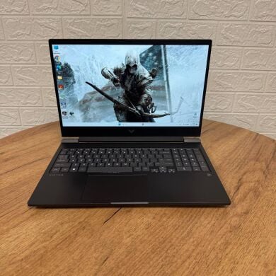 Ігровий ноутбук HP Victus 16-r0073cl / 16.1" (1920x1080) IPS / Intel Core i7-13700HX (16 (24) ядер по 2.1 - 5.0 GHz) / 32 GB DDR5 / 1000 GB SSD / nVidia GeForce RTX 4060, 8 GB GDDR6, 128-bit / WebCam