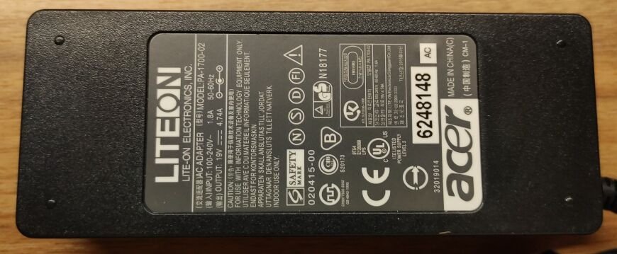 Блок живлення для ноутбука Acer / 90 W / 19 V / 4.74 A / 5.5 x 1.7 mm