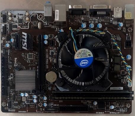 Комплект: материнська плата MSI H110M PRO-VD / LGA1151 / Intel Core i5-7400 (4 ядра по 3.0 - 3.5 GHz) / 16 GB DDR4 / Intel HD Graphics 630 + Кулер