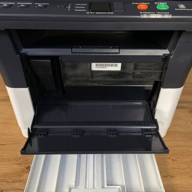 МФУ Kyocera FS-1020MFP / Лазерная монохромная печать / 1800x600 dpi / A4 / 20 стр/мин / USB 2.0 / Кабели в комплекте
