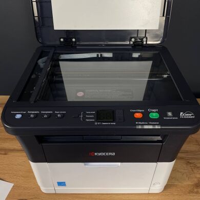 МФУ Kyocera FS-1020MFP / Лазерная монохромная печать / 1800x600 dpi / A4 / 20 стр/мин / USB 2.0 / Кабели в комплекте