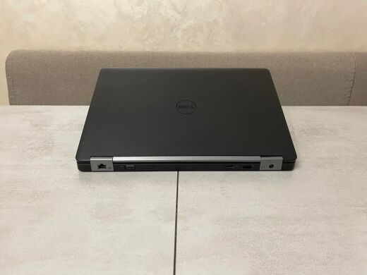 Мобільна робоча станція Б-клас Dell Precision 3510 / 15.6" (1920x1080) IPS / Intel Core i7-6820HQ (4 (8) ядра по 2.7 - 3.6 GHz) / 16 GB DDR4 / 256 GB SSD M.2 / AMD FirePro W5130M, 2 GB GDDR5, 128-bit / WebCam / HDMI