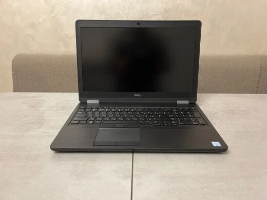 Мобільна робоча станція Б-клас Dell Precision 3510 / 15.6" (1920x1080) IPS / Intel Core i7-6820HQ (4 (8) ядра по 2.7 - 3.6 GHz) / 16 GB DDR4 / 256 GB SSD M.2 / AMD FirePro W5130M, 2 GB GDDR5, 128-bit / WebCam / HDMI