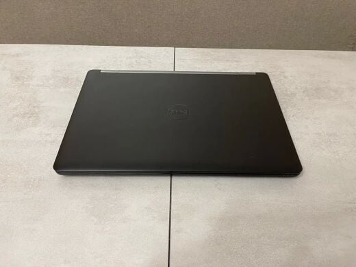 Мобільна робоча станція Б-клас Dell Precision 3510 / 15.6" (1920x1080) IPS / Intel Core i7-6820HQ (4 (8) ядра по 2.7 - 3.6 GHz) / 16 GB DDR4 / 256 GB SSD M.2 / AMD FirePro W5130M, 2 GB GDDR5, 128-bit / WebCam / HDMI