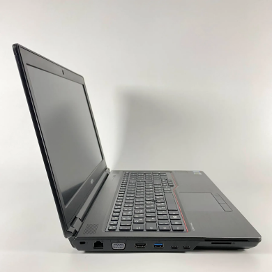 Мобільна робоча станція Б-клас Fujitsu Celsius H780 / 15.6" (1920x1080) IPS / Intel Core i7-8750H (6 (12) ядер по 2.2 - 4.1 GHz) / 16 GB DDR4 / 512 GB SSD / nVidia Quadro P600, 4 GB GDDR5, 128-bit / HDMI / VGA / USB Type-C / WebCam