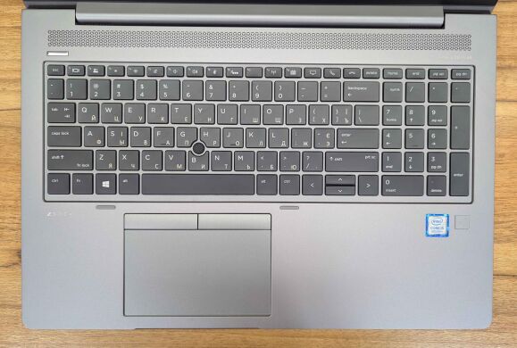 Мобільна робоча станція HP Zbook 15U G5 / 15.6" (1920x1080) IPS / Intel Core i5-8250U (4 (8) ядра по 1.6 - 3.4 GHz) / 16 GB DDR4 / 512 GB SSD / AMD Radeon Pro WX 3100, 2 GB GDDR5, 128-bit / WebCam / Fingerprint / Windows 10