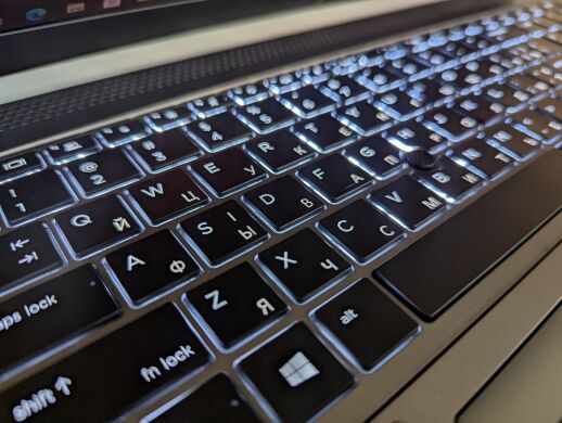 Мобільна робоча станція HP Zbook 15U G5 / 15.6" (1920x1080) IPS / Intel Core i5-8250U (4 (8) ядра по 1.6 - 3.4 GHz) / 16 GB DDR4 / 512 GB SSD / AMD Radeon Pro WX 3100, 2 GB GDDR5, 128-bit / WebCam / Fingerprint / Windows 10