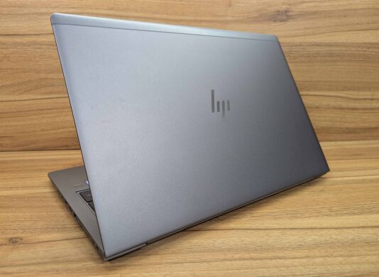 Мобільна робоча станція HP Zbook 15U G5 / 15.6" (1920x1080) IPS / Intel Core i5-8250U (4 (8) ядра по 1.6 - 3.4 GHz) / 16 GB DDR4 / 512 GB SSD / AMD Radeon Pro WX 3100, 2 GB GDDR5, 128-bit / WebCam / Fingerprint / Windows 10