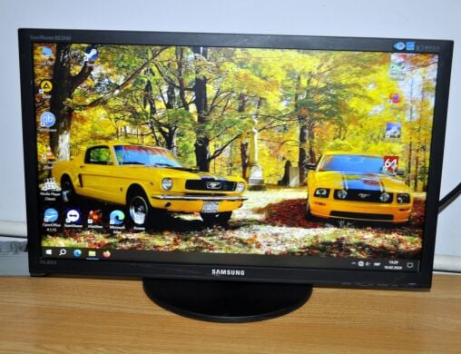 Монитор Б-класс Samsung BX2440 / 24" (1920x1080) TN / VGA, DVI / VESA 75x75 + Кабели подключения
