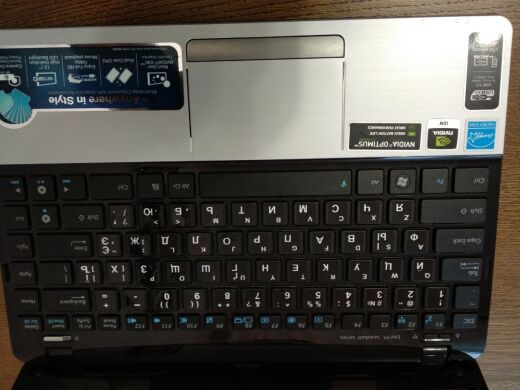 Нетбук Б-клас Asus Eee PC 1215N / 12.1" (1366x768) TN / Intel Atom D525 (2 (4) ядра по 1.8 GHz) / 4 GB DDR3 / 250 GB HDD / nVidia ION 2, 512 MB DDR3, 64-bit / WebCam / HDMI / АКБ не тримає