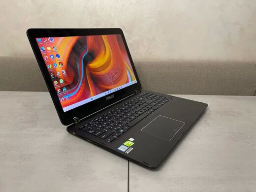 Ноутбук-трансформер Asus Q524UQK / 15.6" (1920x1080) IPS Touch / Intel Core i7-7500U (2 (4) ядра по 2.7 - 3.5 GHz) / 16 GB DDR4 / 128 GB SSD + 256 GB SSD / nVidia GeForce 940MX, 2 GB GDDR5, 64-bit / WebCam / HDMI Ноутбук-трансформер Asus Q524UQK / 15.6" (1920x1080) IPS Touch / Intel Core i7-7500U (2 (4) ядра по 2.7 - 3.5 GHz) / 16 GB DDR4 / 128 GB SSD + 256 GB SSD / nVidia GeForce 940MX, 2 GB GDDR5, 64-bit / WebCam / HDMI