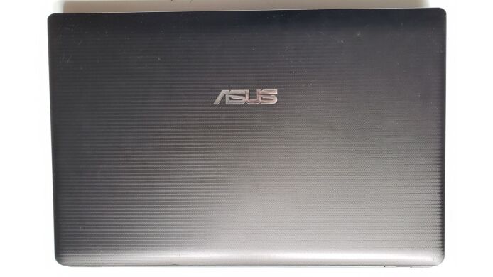 Ноутбук Asus K55Vm / 15.6" (1366x768) TN / Intel Core i3-3110M (2 (4) ядра по 2.4 GHz) / 8 GB DDR3 / 256 GB SSD / nVidia GeForce GT 630M, 2 GB GDDR5, 128-bit / WebCam 