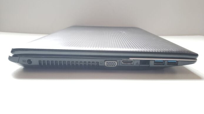 Ноутбук Asus K55Vm / 15.6" (1366x768) TN / Intel Core i3-3110M (2 (4) ядра по 2.4 GHz) / 8 GB DDR3 / 256 GB SSD / nVidia GeForce GT 630M, 2 GB GDDR5, 128-bit / WebCam 