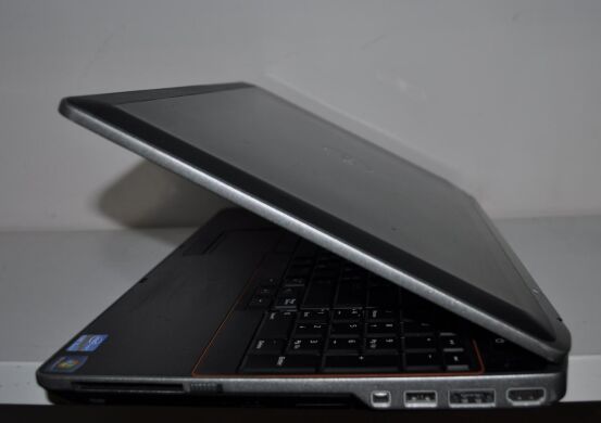 Ноутбук Dell Latitude E6520 / 15.6" (1600x900) TN / Intel Core i5-2540M (2 (4) ядра по 2.6 - 3.3 GHz) / 8 GB DDR3 / 240 GB SSD NEW / Intel HD Graphics 3000 / WebCam / HDMI + Windows 10 Home Ноутбук Dell Latitude E6520 / 15.6" (1600x900) TN / Intel Core i5-2540M (2 (4) ядра по 2.6 - 3.3 GHz) / 8 GB DDR3 / 240 GB SSD NEW / Intel HD Graphics 3000 / WebCam / HDMI + Windows 10 Home