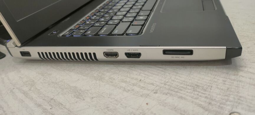 Ноутбук Dell Vostro 3550 / 15.6" (1366x768) TN / Intel Core i5-2520M (2 (4) ядра по 2.5 - 3.2 GHz) / 4 GB DDR3 / 500 GB HDD / AMD Radeon HD 6630M, 1 GB DDR3, 128-bit / WebCam / Без АКБ Ноутбук Dell Vostro 3550 / 15.6" (1366x768) TN / Intel Core i5-2520M (2 (4) ядра по 2.5 - 3.2 GHz) / 4 GB DDR3 / 500 GB HDD / AMD Radeon HD 6630M, 1 GB DDR3, 128-bit / WebCam / Без АКБ