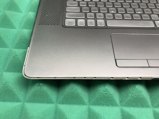 Ноутбук Dell XPS 15z / 15.6" (1366x768) TN / Intel Core i5-2430M (2 (4) ядра по 2.4 - 3.0 GHz) / 8 GB DDR3 / 192 GB SSD / nVidia GeForce GT 525M, 1 GB DDR3, 128-bit / WebCam / DVD-RW / miniDP / HDMI / Windows 10 лицензия / Без АКБ