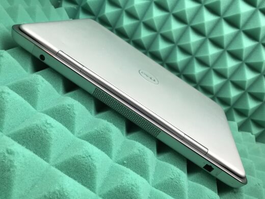 Ноутбук Dell XPS 15z / 15.6" (1366x768) TN / Intel Core i5-2430M (2 (4) ядра по 2.4 - 3.0 GHz) / 8 GB DDR3 / 192 GB SSD / nVidia GeForce GT 525M, 1 GB DDR3, 128-bit / WebCam / DVD-RW / miniDP / HDMI / Windows 10 лицензия / Без АКБ