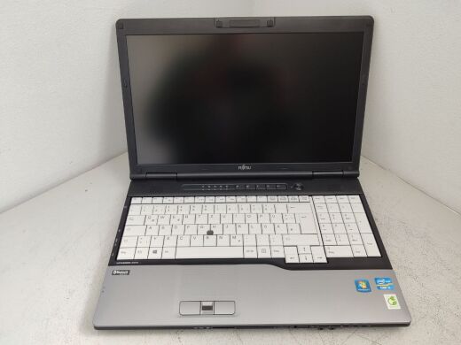 Ноутбук Fujitsu LifeBook E782 / 15.6" (1600x900) TN / Intel Core i5-3230M (2 (4) ядра по 2.6 - 3.2 GHz) / 8 GB DDR3 / 128 GB SSD / Intel HD Graphics 4000