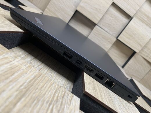 Ультрабук Lenovo ThinkPad T460s / 14" (2560x1440) IPS / Intel Core i5-6200U (2 (4) ядра по 2.3 - 2.8 GHz) / 8 GB DDR4 / 256 GB SSD M.2 / Intel HD Graphics 520 / WebCam / Fingerprint / Две АКБ Ультрабук Lenovo ThinkPad T460s / 14" (2560x1440) IPS / Intel Core i5-6200U (2 (4) ядра по 2.3 - 2.8 GHz) / 8 GB DDR4 / 256 GB SSD M.2 / Intel HD Graphics 520 / WebCam / Fingerprint / Две АКБ