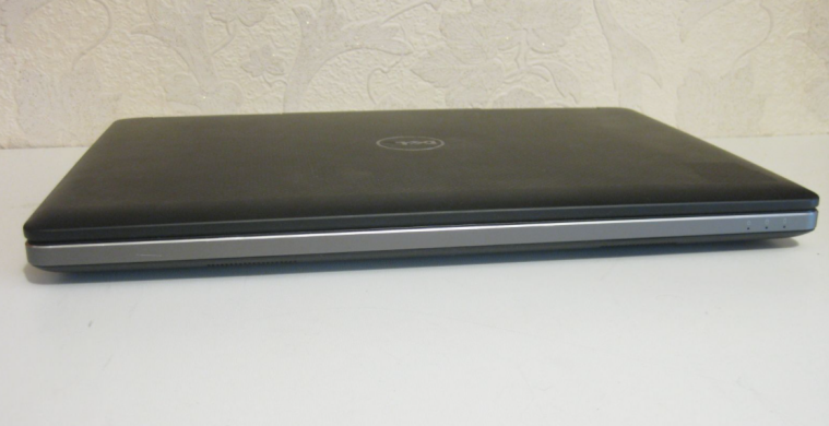 Ігровий ноутбук Dell Precision 7510 / 15.6" (1920x1080) TN / Intel Core i7-6820HQ (4 (8) ядра по 2.7 - 3.6 GHz) / 16 GB DDR4 / 240 GB SSD / nVidia Quadro M2000M, 4 GB GDDR5, 128-bit / WebCam