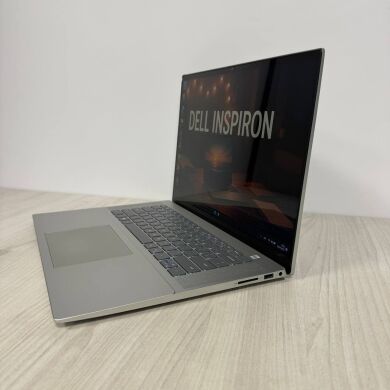 Ноутбук Б-класс Dell Inspiron 16 5620 / 16" (1920x1200) IPS Touch / Intel Core i7-1260U (10 (12) ядер по 1.1 - 4.7 GHz) / 16 GB DDR4 / 512 GB SSD NVMe / nVidia GeForce MX570 A, 2 GB GDDR6, 64-bit / WebCam Ноутбук Б-класс Dell Inspiron 16 5620 / 16" (1920x1200) IPS Touch / Intel Core i7-1260U (10 (12) ядер по 1.1 - 4.7 GHz) / 16 GB DDR4 / 512 GB SSD NVMe / nVidia GeForce MX570 A, 2 GB GDDR6, 64-bit / WebCam