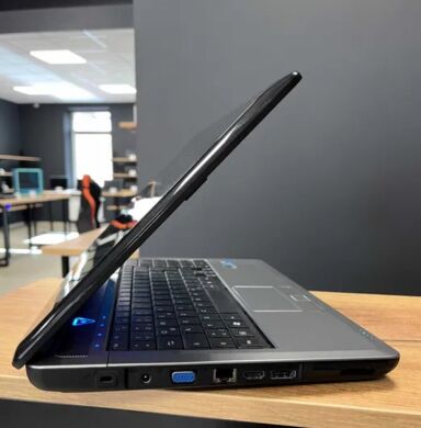 Ноутбук Medion Akoya P6620 / 16" (1366x768) TN / Intel Core 2 Duo T6500 (2 ядра по 2.1 GHz) / 4 GB DDR3 / 128 GB SSD / nVidia GeForce GT 220M, 1 GB DDR2, 128-bit / WebCam / DVD-RW / Win 7 Home