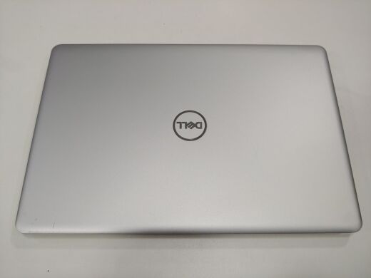 Dell Inspiron 5584 / 15.6" (1366x768) TN / Intel Core i5-8265U (4 (8) ядра 1.6 - 3.9 GHz) / 8 GB DDR4 / 240 GB SSD / WebCam