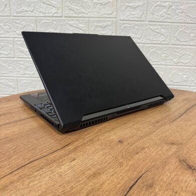 Ігровий ноутбук Б-клас Asus TUF Gaming Advantage A16 FA617NS / 16" (1920x1200) IPS / AMD Ryzen 7 7735HS (8 (16) ядер по 3.2 - 4.75 GHz) / 16 GB DDR5 / 512 GB SSD / AMD Radeon RX 7600S, 8 GB GDDR6, 128-bit / WebCam