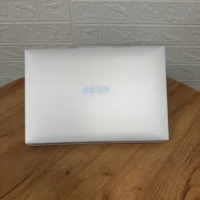 Игровой ноутбук Gigabyte Aero 16 XE5 / 16" (3840x2400) OLED / Intel Core i7-12700H (14 (20) ядер по 3.5 - 4.7 GHz) / 32 GB DDR5 / 1000 GB SSD / nVidia GeForce RTX 3070 Ti, 8 GB GDDR6, 256-bit / WebCam