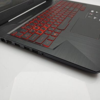 Ігровий ноутбук Asus TUF Gaming FX504 / 15.6" (1920x1080) TN / Intel Core i7-8750H (6 (12) ядер по 2.2 - 4.1 GHz) / 16 GB DDR4 / 256 GB SSD / nVidia GeForce GTX 1050 Ti, 4 GB GDDR5, 128-bit / WebCam / Win10 Home
