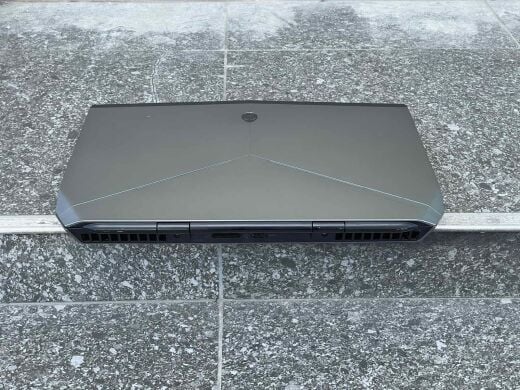 Игровой ноутбук Dell Alienware 15 R2 / 15.6" (3840x2160) IPS Touch / Intel Core i7-6700HQ (4 (8) ядра по 2.6 - 3.5 GHz) / 16 GB DDR4 / 240 GB SSD / nVidia GeForce GTX 970M, 3 GB GDDR5, 192-bit / WebCam / USB 3.0 / HDMI