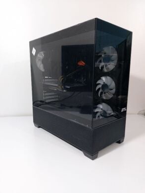 Ігровий ПК GTL Gaming Universe Black Tower / Intel Core i5-9400T (6 ядер по 1.8 - 3.4 GHz) / 16 GB DDR4 / 256 GB SSD M.2 + 512 GB SSD + 500 GB HDD / AMD Radeon RX 590, 8 GB GDDR5, 256-bit / 500W