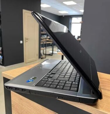 Ноутбук Medion Akoya P6620 / 16" (1366x768) TN / Intel Core 2 Duo T6500 (2 ядра по 2.1 GHz) / 4 GB DDR3 / 128 GB SSD / nVidia GeForce GT 220M, 1 GB DDR2, 128-bit / WebCam / DVD-RW / Win 7 Home